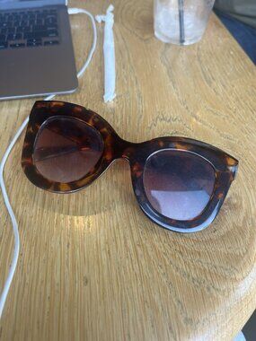 Unknown Size One size  Women's Oversized Tortoiseshell Cat Eye Sunglasses Brown